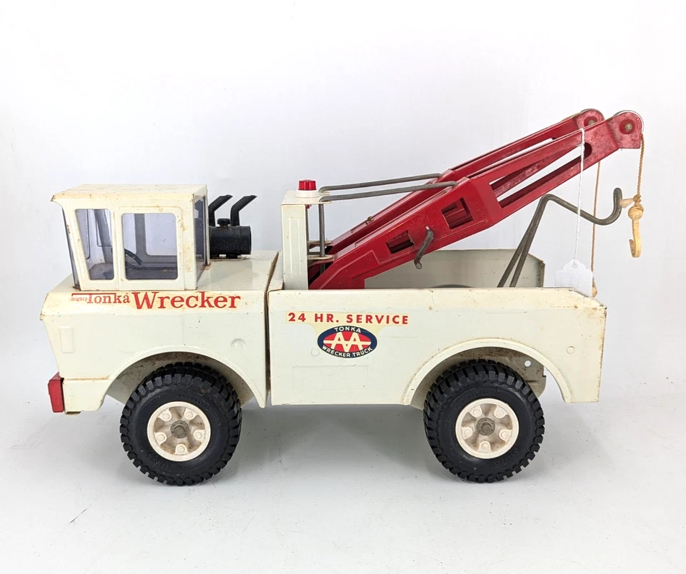 Original 1970's Tonka Mighty Wrecker AA Service Tow Truck - Working Mechanics - Image 1 of 4