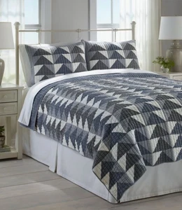 LL Bean King Size Blue & White Geo Patchwork Quilt BedSpread Great Condition - Picture 1 of 7