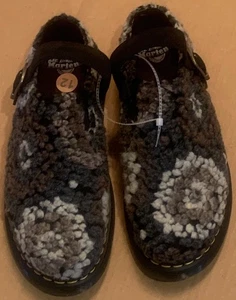 NEU! Dr. Martens Unisex Isham Häkel Pantoletten Größe W13 / M12 Komfort Freizeit Schnalle - Bild 1 von 9