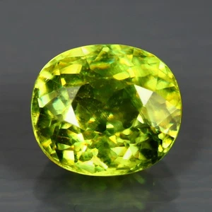 1,88 ct Hervorragender Ovalschliff (8 x 7 mm) Pakistan grüne Sphene natürlicher Edelstein - Bild 1 von 2