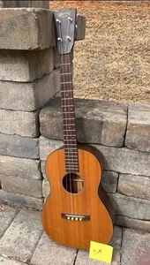 2000 s Martin Baritone Custom Spruce Top Ukulele - Picture 1 of 22