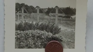 Foto Wehrmacht drei deutsche Gräber - Bild 1 von 2