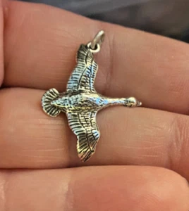 Sterling Silver 3D 23x25mm flying Canadian Goose Charm - Picture 1 of 3