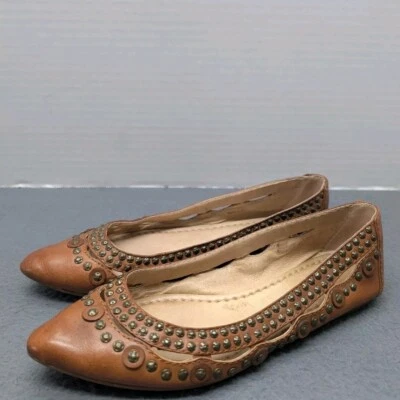 Frye Regina Disco Tachonado Cuero Marrón Punta Ballet Pisos Talla 6M Foto 1 de 4