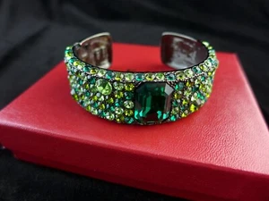 KJL Kenneth Jay Lane Emerald/Peridot KASHMIR Cuff Bracelet & Earrings Set NIB - Picture 1 of 8