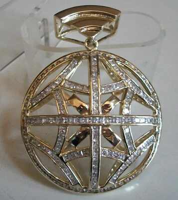 Dije colgante de moda hip hop con acabado dorado con piedras para hombre Foto 1 de 4