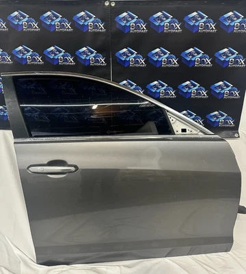 Cadillac ATS 2013-2018 sedán puerta delantera conjunto completo pasajero derecho derecho Foto 1 de 2