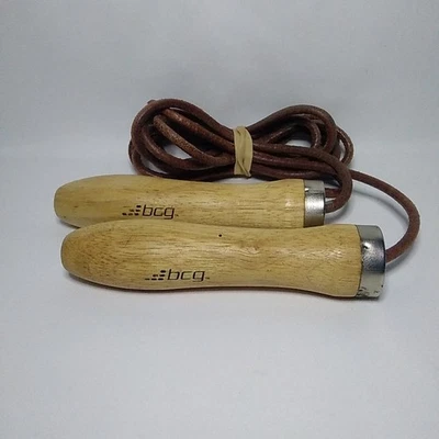 "Cuerda de saltar de cuero vintage de 106"" con asas de madera con cojinete" Foto 1 de 4
