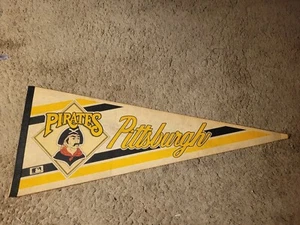Vintage Pittsburgh Pirates MLB Souvenir Pennant - Picture 1 of 4