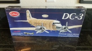 GUILLOWS DC-3 C-47 STATIC DISPLAY PLANE WOODEN MODEL KIT - Bild 1 von 1