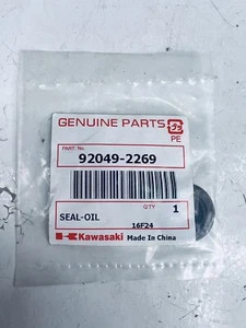 Sello de aceite Kawasaki 12X22X4.5 92049-2267 92049-2269 OEM - Imagen 1 de 3