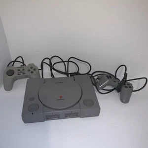 Sony Playstation 1 mit 2 Controllern SCPH-9001 - Bild 1 von 5