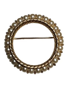 Vintage Crown Trifari Goldtone Pearl Pin Brooch - Picture 1 of 4
