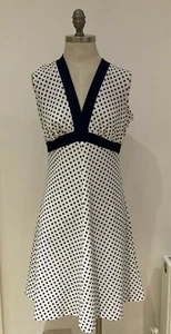 VINTAGE 1970s WHITE DRESS WITH NAVY SPOTS, SIZE 19" FROM ARMPIT TO ARMPIT - Picture 1 of 7