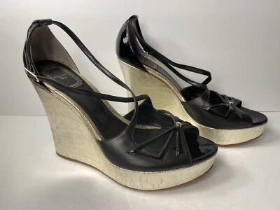 Zapatos de salón Christian Dior de cuero con cuña punta abierta tacones recubiertos de corcho negro dorado 39/8,5 Foto 1 de 4