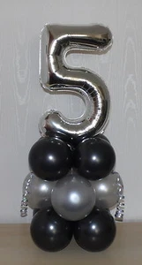 5° COMPLEANNO - 5 ANNI - ARGENTO - FESTA - ESPOSITORE PALLONCINI IN LAMINA - CENTROTAVOLA - Foto 1 di 4