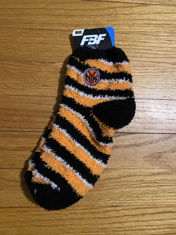 New York Knicks Candy Cane  Socks Women's Fuzzy  M Medium 6-11 Men  5-10 SHIPNOW Cover