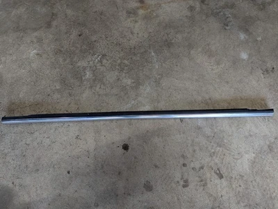 2000-2005 VOLKSWAGEN PASSAT Wagon LEFT SIDE WINDOW CHROME TRIM 3B4 839 475 OEM - Image 1 of 3