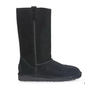 STIVALE UGG ALTO TRAFORATO NUOVO CON SCATOLA TAGLIA 5 donna o 3,5 big girl - Foto 1 di 11