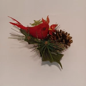 Red Cardinal Christmas Clip - Picture 1 of 5