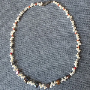 Boho Freshwater Pearl Necklace Coral Accents Barrel Clasp 16in Handmade Look - Picture 1 of 5