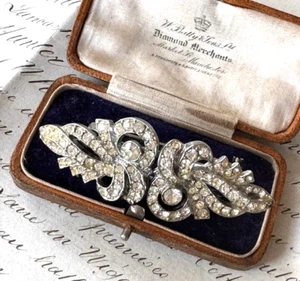 Lovely vintage quality Deco rhodium plated rhinestone duet dress clip or brooch - Picture 1 of 4