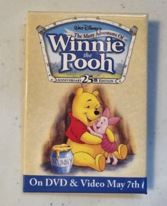 Promo Pin für die vielen Abenteuer von Winnie Puuh 25. Jubiläum DVD Video - Bild 1 von 2