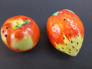 Salt And Pepper Shakers Set Ceramic Fruit Strawberry Apple Vintage Japan - Picture 1 of 8