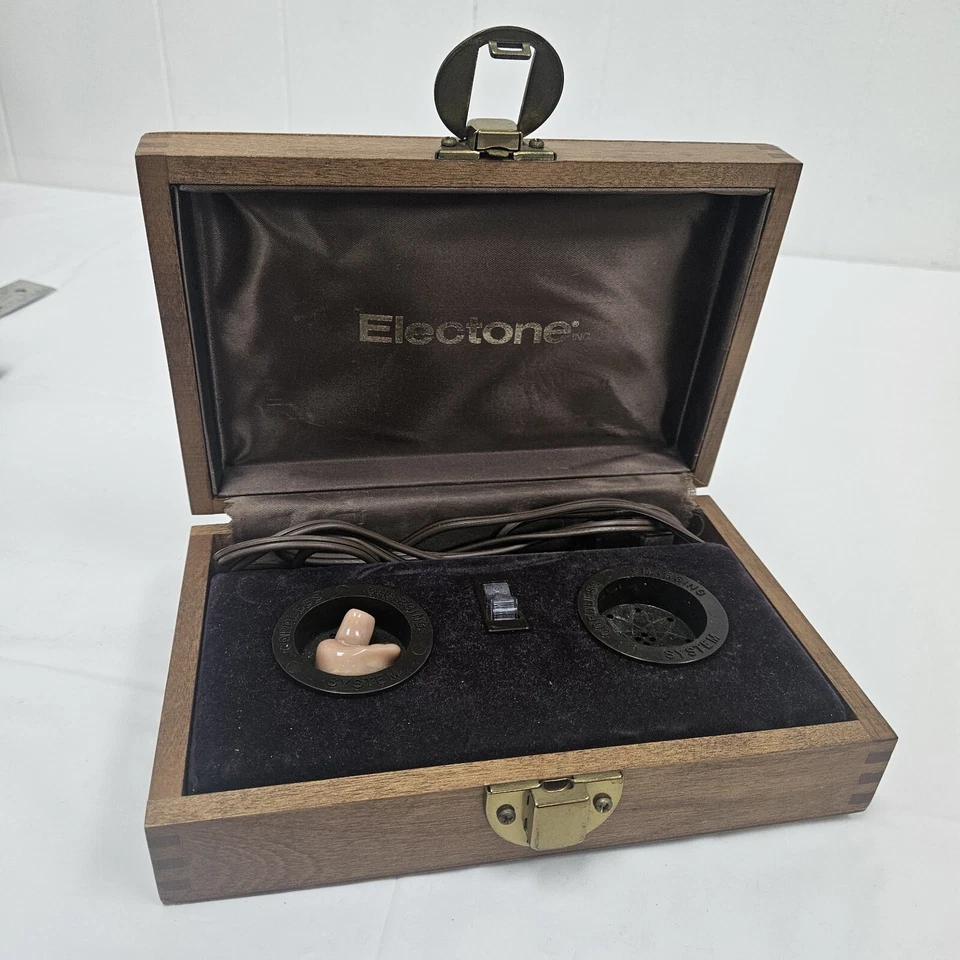 Electone Vintage In The Ear Hearing Aid And Charging Station  - Image 1 of 4