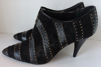 Botines Alice + Olivia Calissa Negro Encaje Dorado Tachuelas Punta 39.5/9 Foto 1 de 4