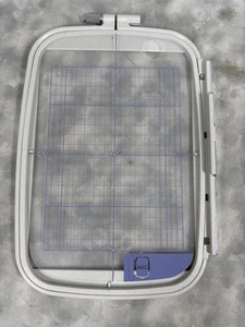 Genuine Brother Embroidery Hoop 5"x7" with Grid Template Model SA444/EF75 - Picture 1 of 8