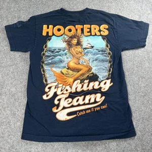 Hooters Fishing Team Shirt Mens Large Navy Blue Catch Me If You Can Mermaid Tee - Picture 1 of 7