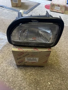 Faro antiniebla delantero izquierdo Toyota MR2 SW20 1989-1993 81220-17070 genuino nuevo stock antiguo - Imagen 1 de 5