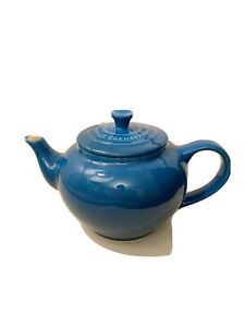 Le Creuset classic smaller size tea pot —Blue (possibly Chambray)