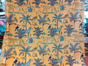 Premium Velvet Tiger Print Fabric Indian Sewing Upholstery Fabric Silk Material - Bild 1 von 9