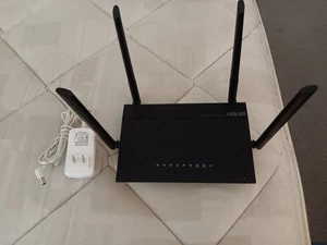 ASUS RT-AC1200 Wireless Dual Band Gigabit Router 2.4 & 5Ghz - Picture 1 of 4