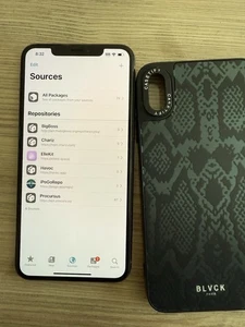 Apple iPhone XS Max - 256GB - Oro (Sbloccato) iOS 16.5 Jailbroken - Foto 1 di 5