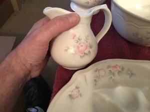 Pfaltzgraff "Tea Rose" Pattern assorted pieces - Picture 1 of 8