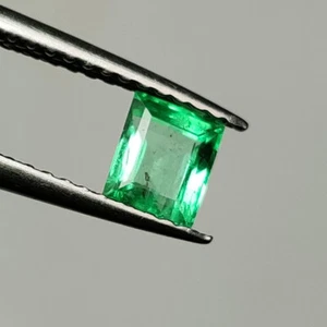 0.49 CT - Natural Emerald Square Cut Zambian Nice Luster Green Gem - 5584 - Picture 1 of 2