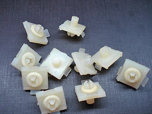 10 pcs door body side belt moulding clips NORS for Chrysler Plymouth Dodge Mopar - Picture 1 of 7