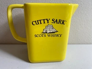 Jarra de whisky escocés Cutty Sark vintage cerámica amarilla 6" - Imagen 1 de 3