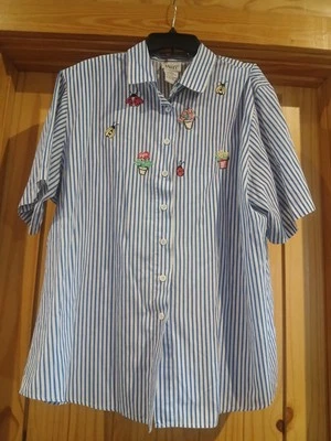 Camisa listrada azul feminina Napa Valley manga curta bordada tamanho 2x - Imagem 1 de 4