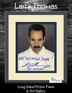 LARRY THOMAS La Sopa Nazi Seinfeld Firmada EN RUSO II Enmarcada Personalizada FOTO JSA - Imagen 1 de 7
