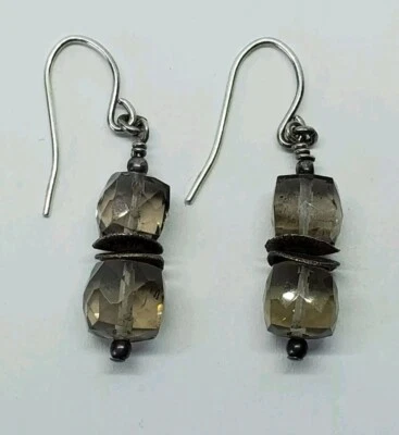 Серьги-висячие из чистого серебра с гранеными дымчатыми кварцевыми бусинами - Изображение 1 из 4