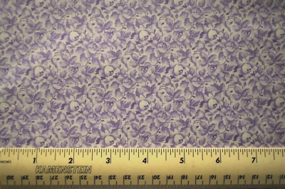 16" 100% cotton fabric Light purple and white floral calico flowers blooms - Image 1 of 2