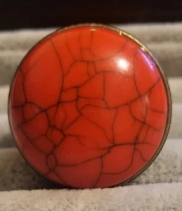 Ring Size N Red Cocktail Howlite Style Costume Brass Tone Vintage Statement Ring - Picture 1 of 7
