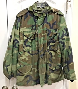 USMC Green Woodlands Tricolor Camouflage Zip Up Jacket Sz Med-Reg - Bild 1 von 9