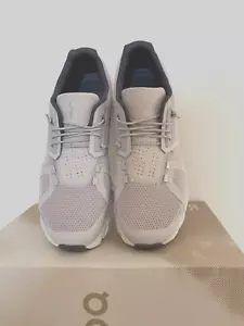 NIB MEN ON CLOUD RUN/WALK/FOOTWEAR/SHOE/SNEAKERS GLACIER/WHT CLOUD5 US7M/EU40 - Picture 1 of 4