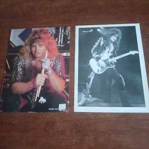 Bobby Blotzer Jake E Lee Lote de 2 Revistas de Circo Pin Up Foto Años 80 RARO - Imagen 1 de 6