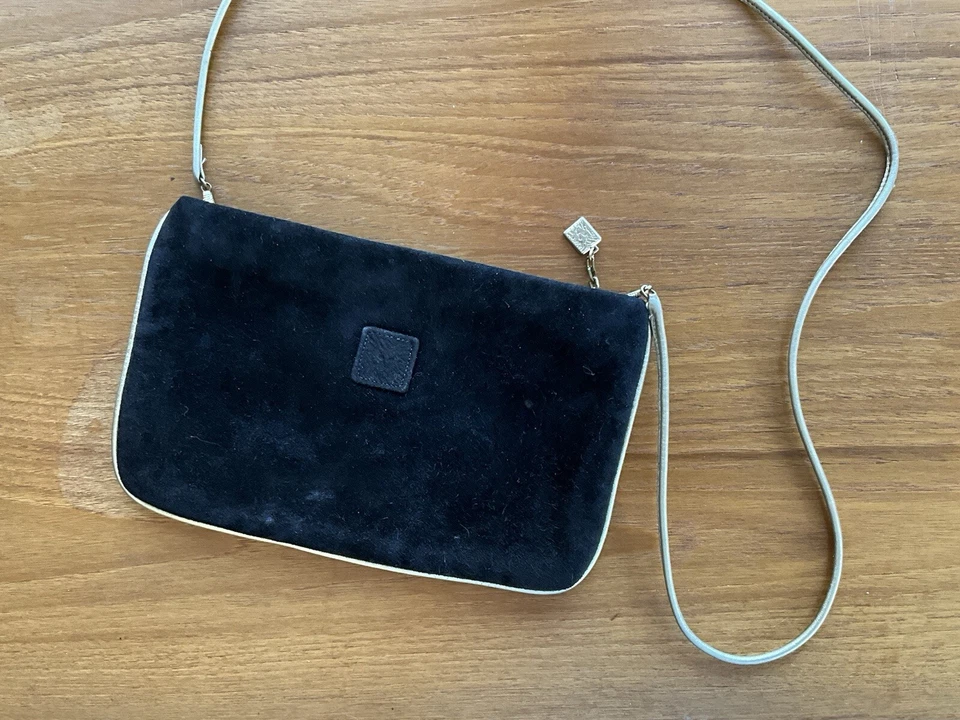 复古 Anne Klein 适用于 Calderon 黑色麂皮绒手拿包 单肩包 金色装饰 — 第 1/4 张图片